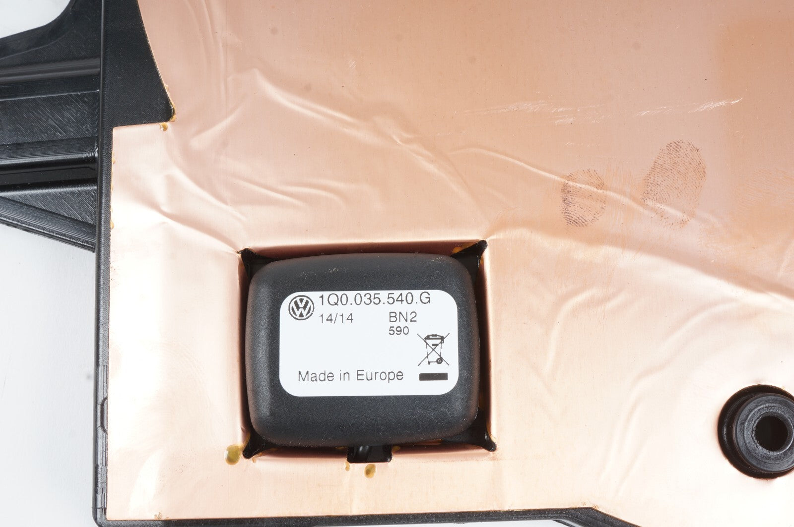 2007 - 2016 VOLKSWAGEN EOS TRUNK MOUNTED ANTENNA 1Q0035502AB OEM