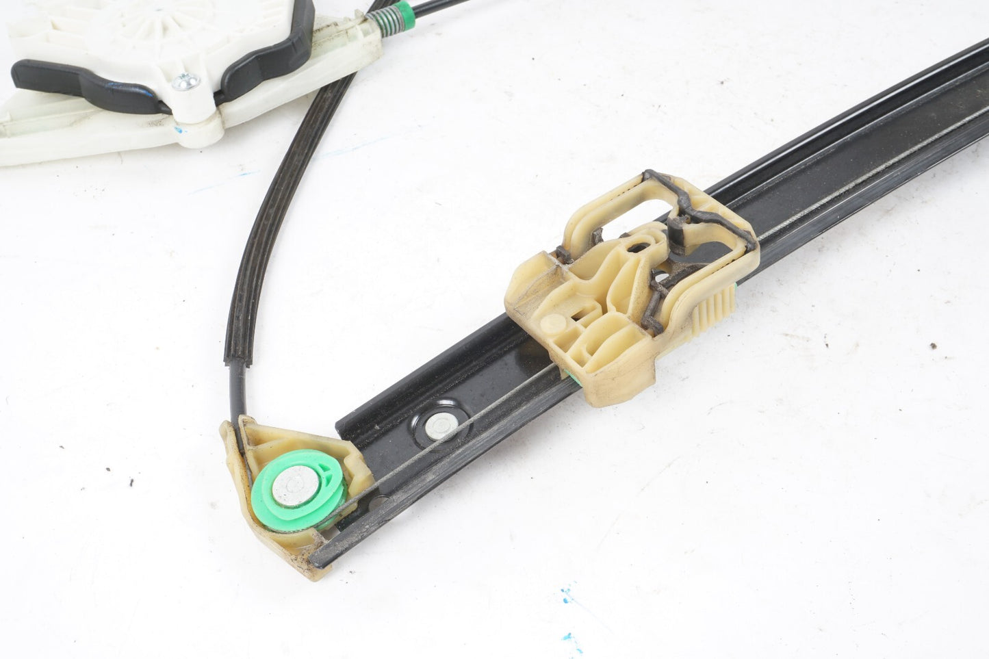 11-17 AUDI A8L FRONT LEFT DRIVER SIDE WINDOW REGULATOR & MOTOR OEM