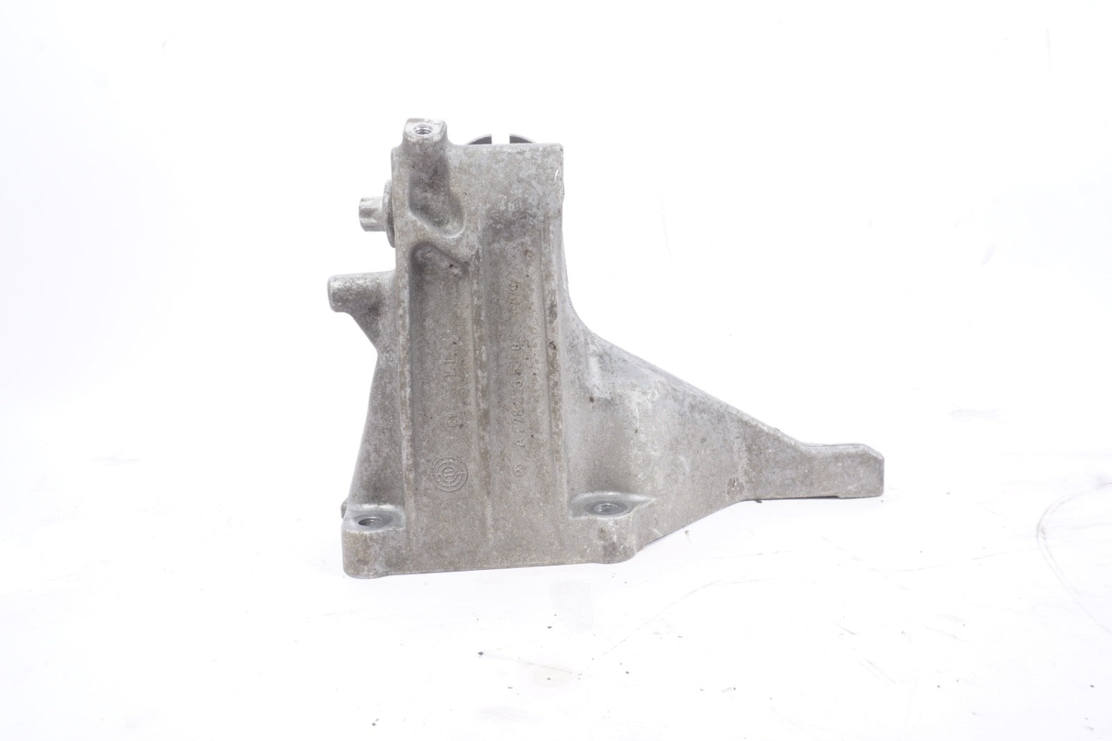 2014 - 2017 MERCEDES S550 W222 RWD  LEFT ENGINE MOUNT SUPPORT BRACKET OEM