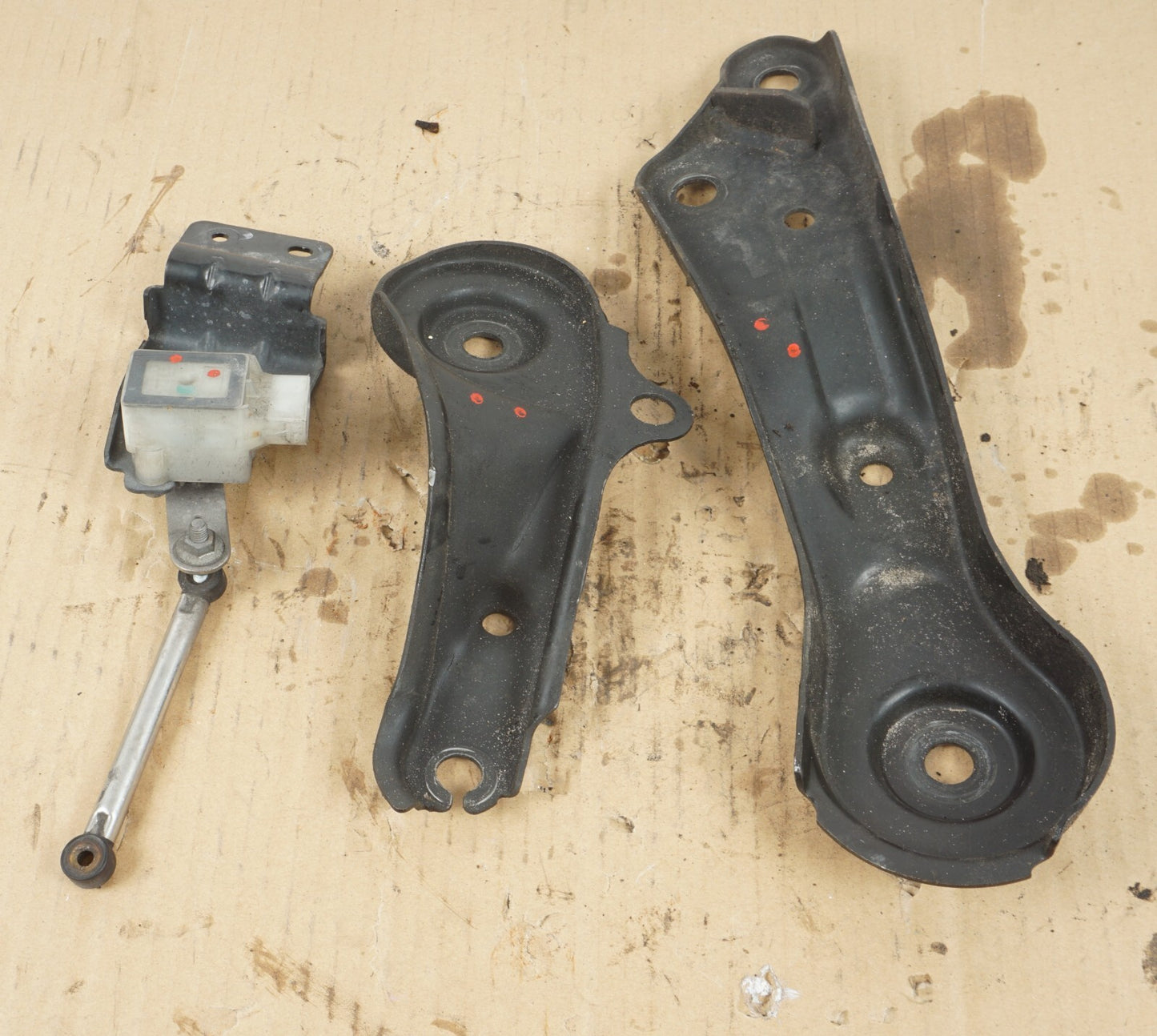 2014 - 2017 HONDA ODYSSEY FRONT RIGHT PASSENGER SIDE SUBFRAME SUPPORT   OEM