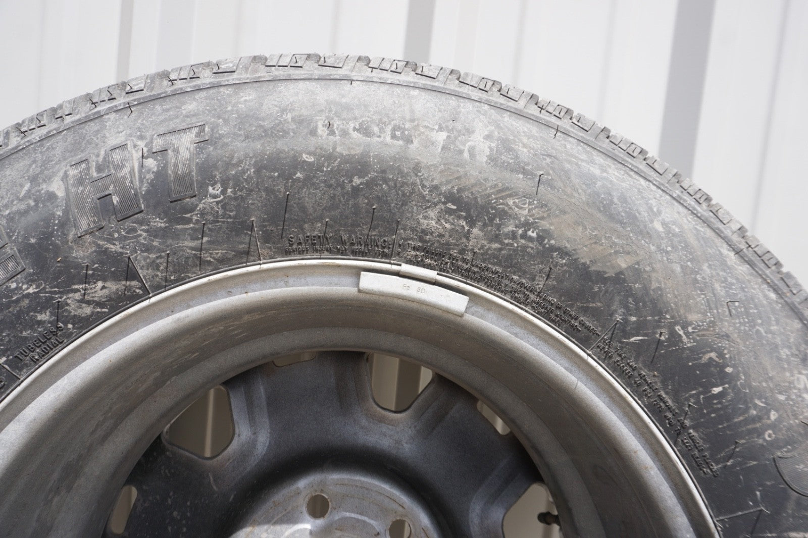 17-19 NISSAN TITAN SPARE WHEEL RIM AND TIRE 245/75 r17