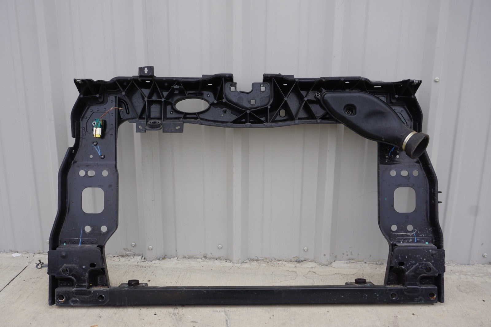 2014 - 2020 Fiat 500L Radiator Support Core 68307073AA OEM