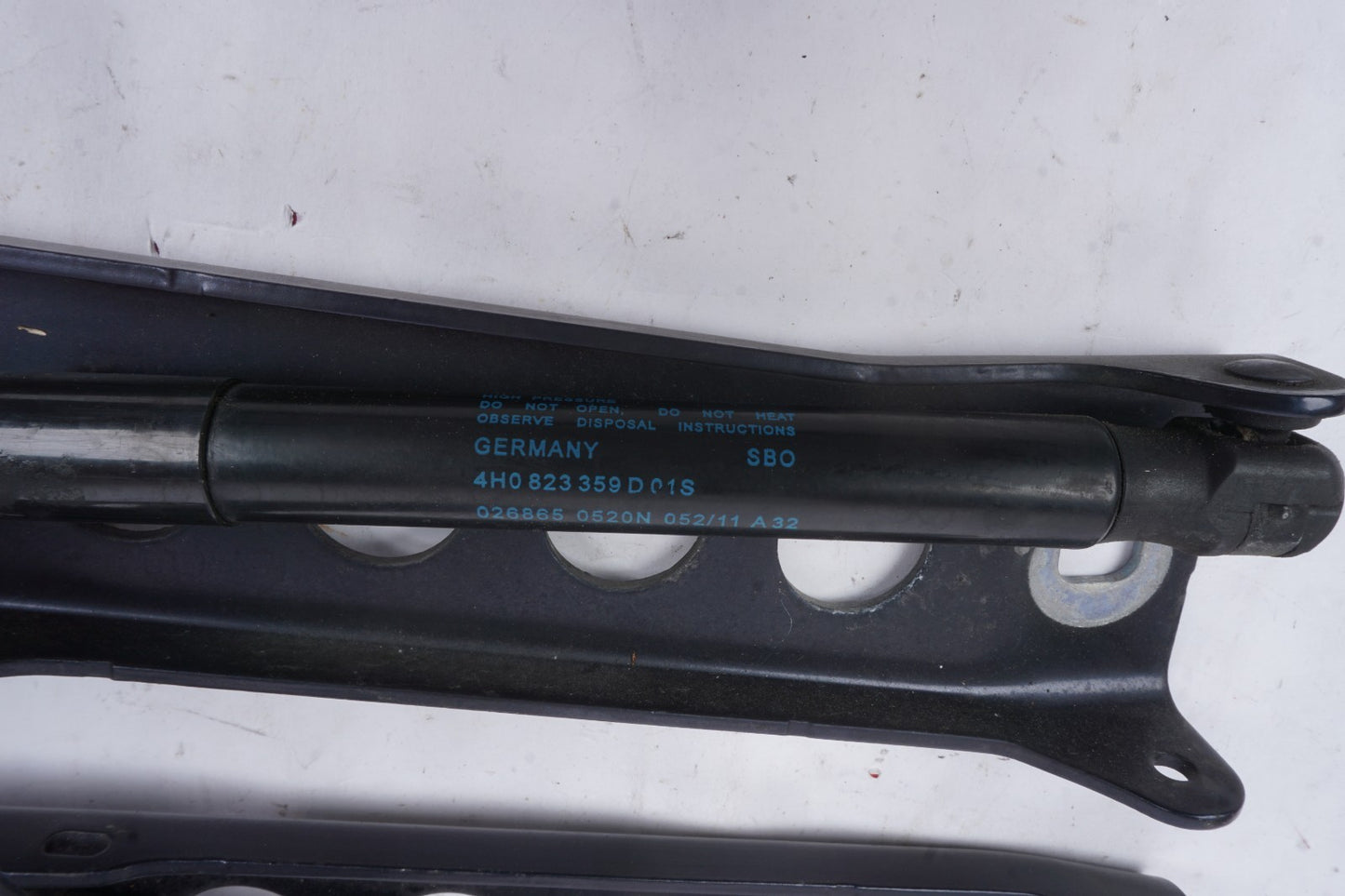 2011 - 2014 Audi A8 A8L Right And Left Hood Hinges Set Of 2 OEM