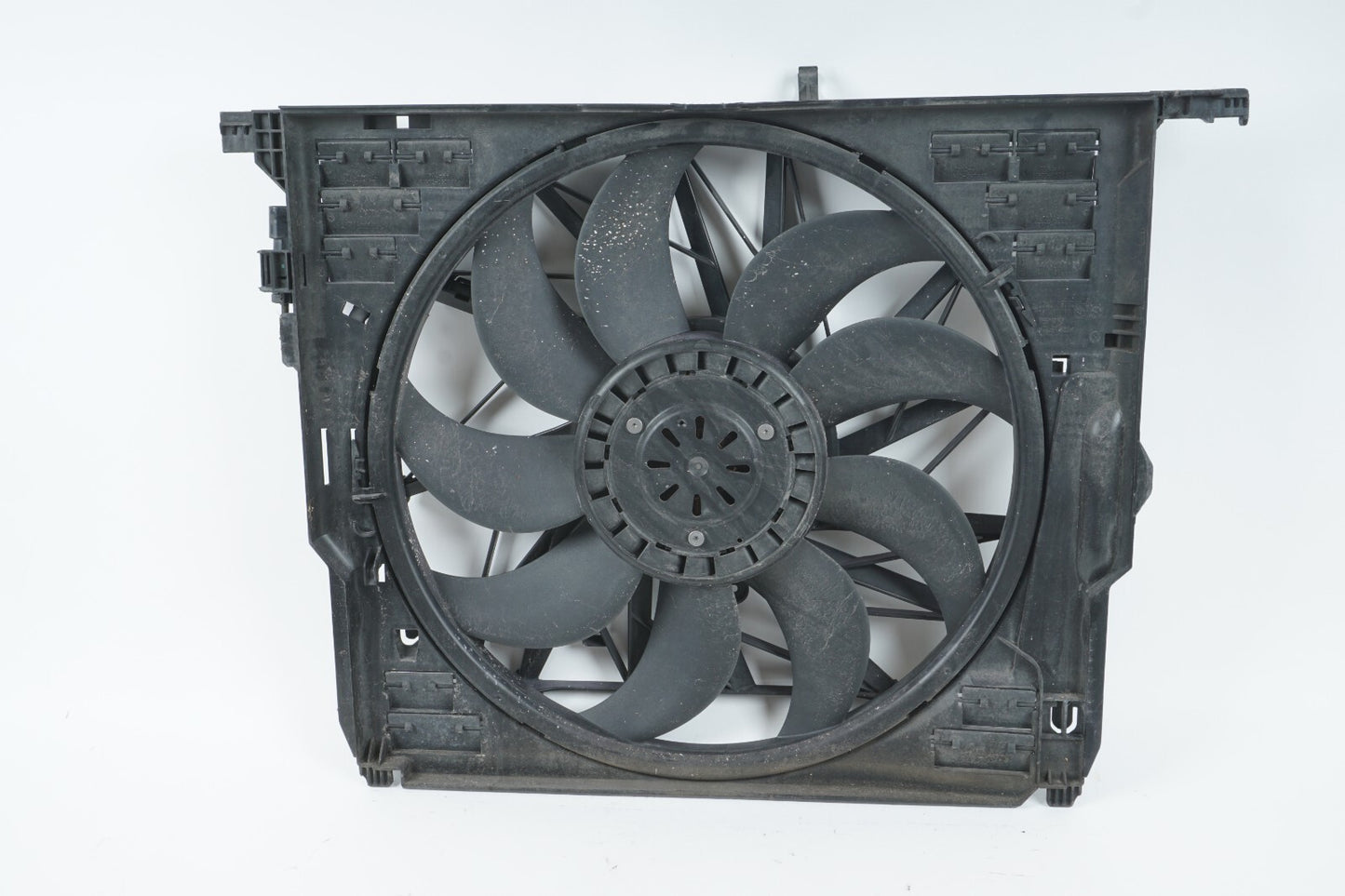 2012 - 2016 BMW 650i RADIATOR COOLING FAN OEM