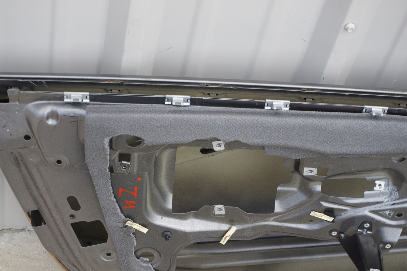2003 - 2008 BMW Z4 E85 FRONT LEFT DRIVER DOOR SHELL  OEM