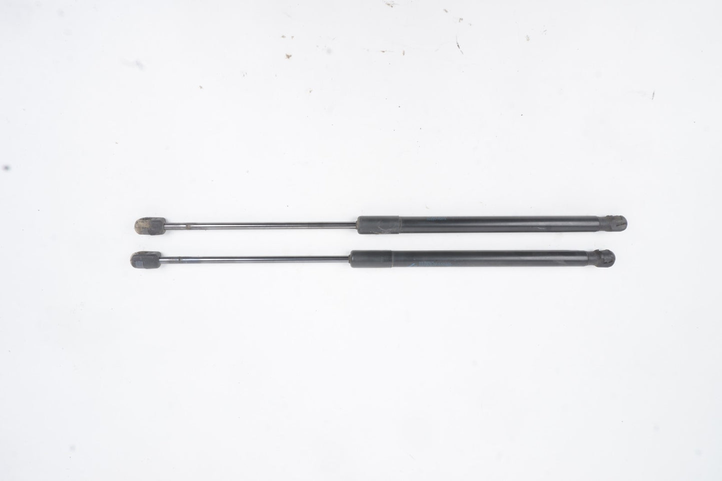 2015-2023 Jeep Renegade Liftgate Lift Cylinder Strut  Left & Right OEM