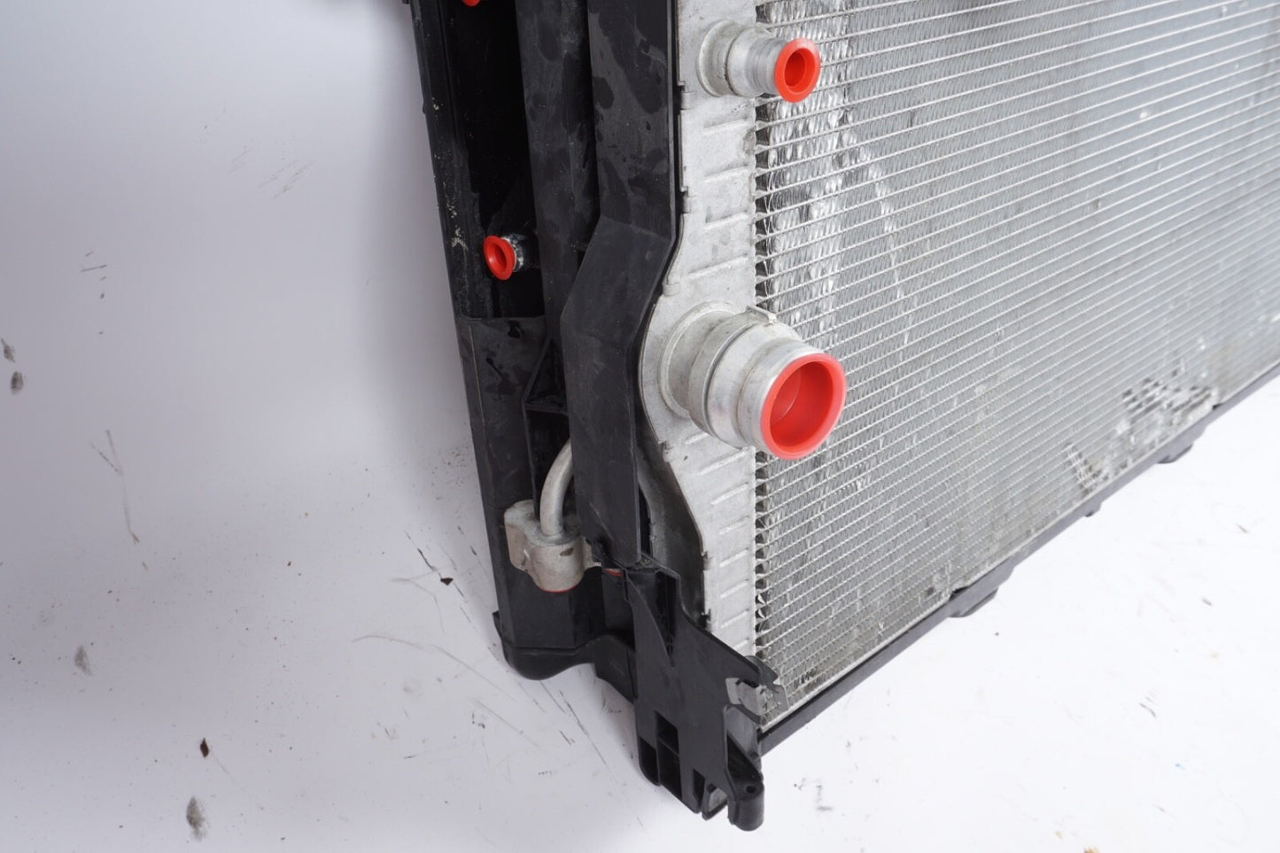 2011 to 2016 BMW 550I 650I 4.4L Radiator AC Condenser Cooling