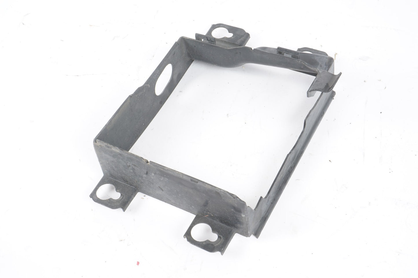 11-17 AUDI A8L A8 3.0L FRONT LEFT AUXILIARY RADIATOR AIR DUCT OEM