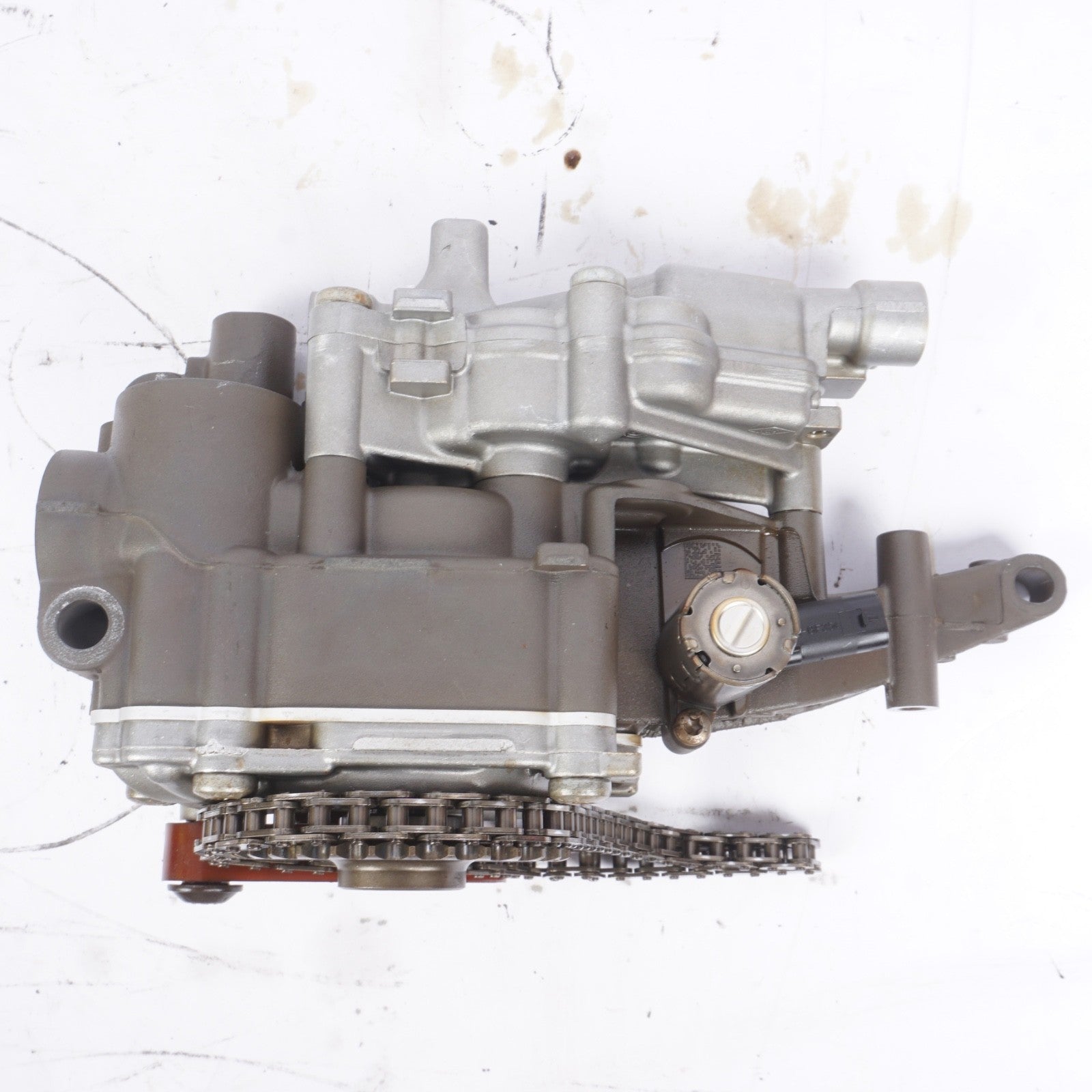 11-19 Mercedes W221 S550 CLS550 E550 4.6 Engine Motor Oil Pump OEM