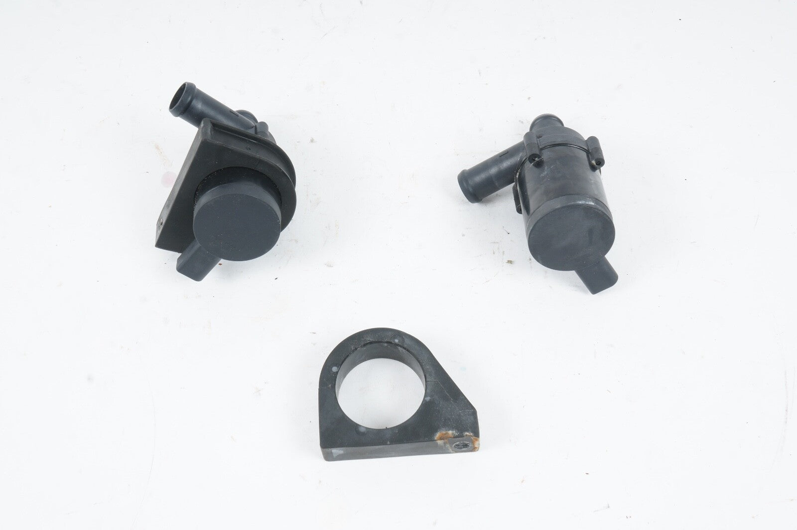 2010-2018 BENTLEY MULSANNE  ENGINE AUXILIARY WATER COOLANT PUMP SET OF 2
