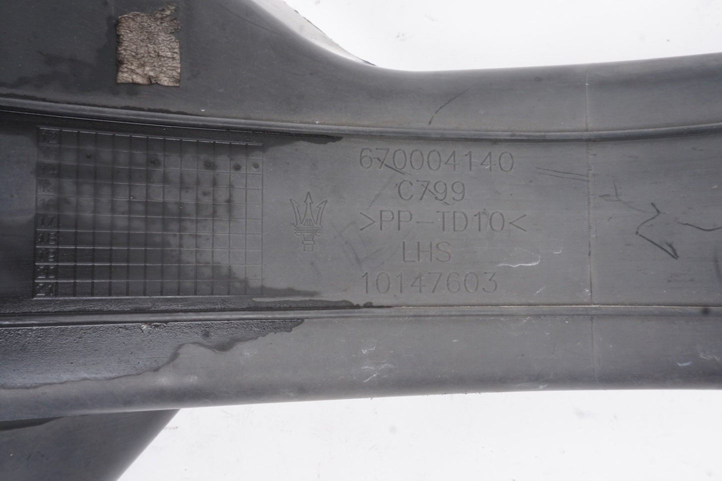 2014 - 2019 Maserati Ghibli Front Left Bumper Cooler Cowl Air Guide Cover OEM