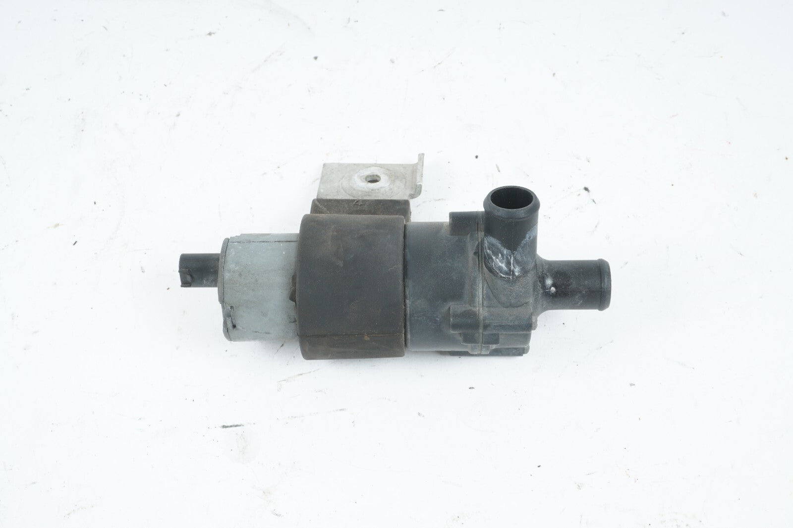 03 - 08 Mercedes R230 SL500 Aux Auxiliary Water Pump 2308350364  OEM