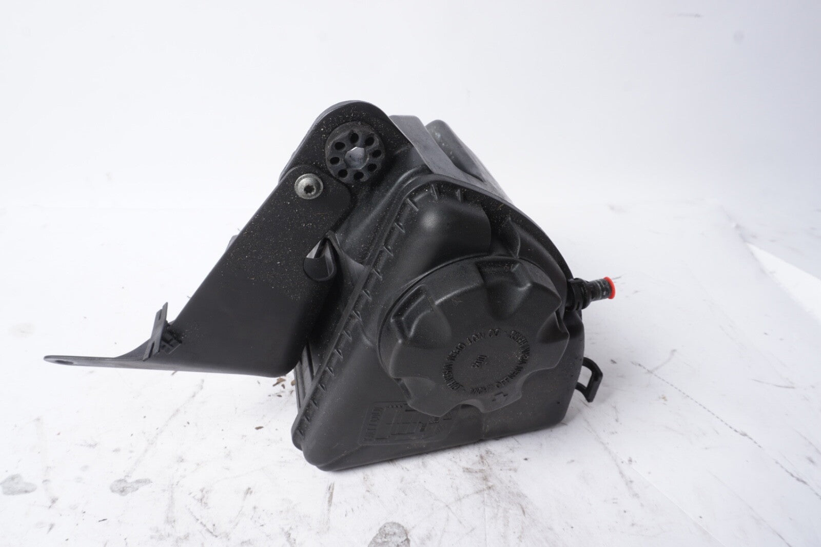 2011-2016 BMW 550i 650i F10 Coolant Reservoir Expansion Tank  7601948 OEM