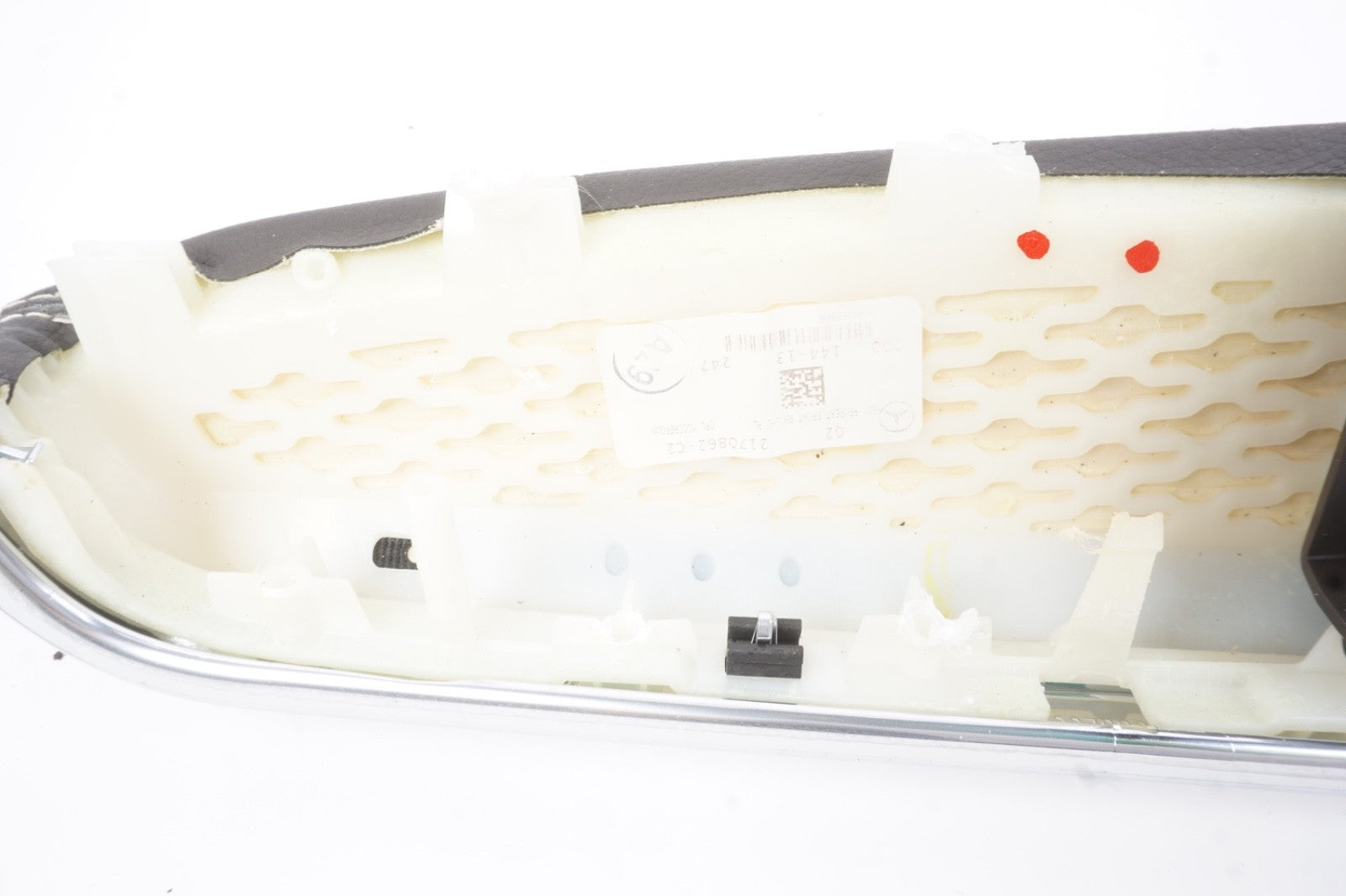 2013 - 2015 Mercedes GL450 Front Right Door Handle Panel Arm Rest OEM