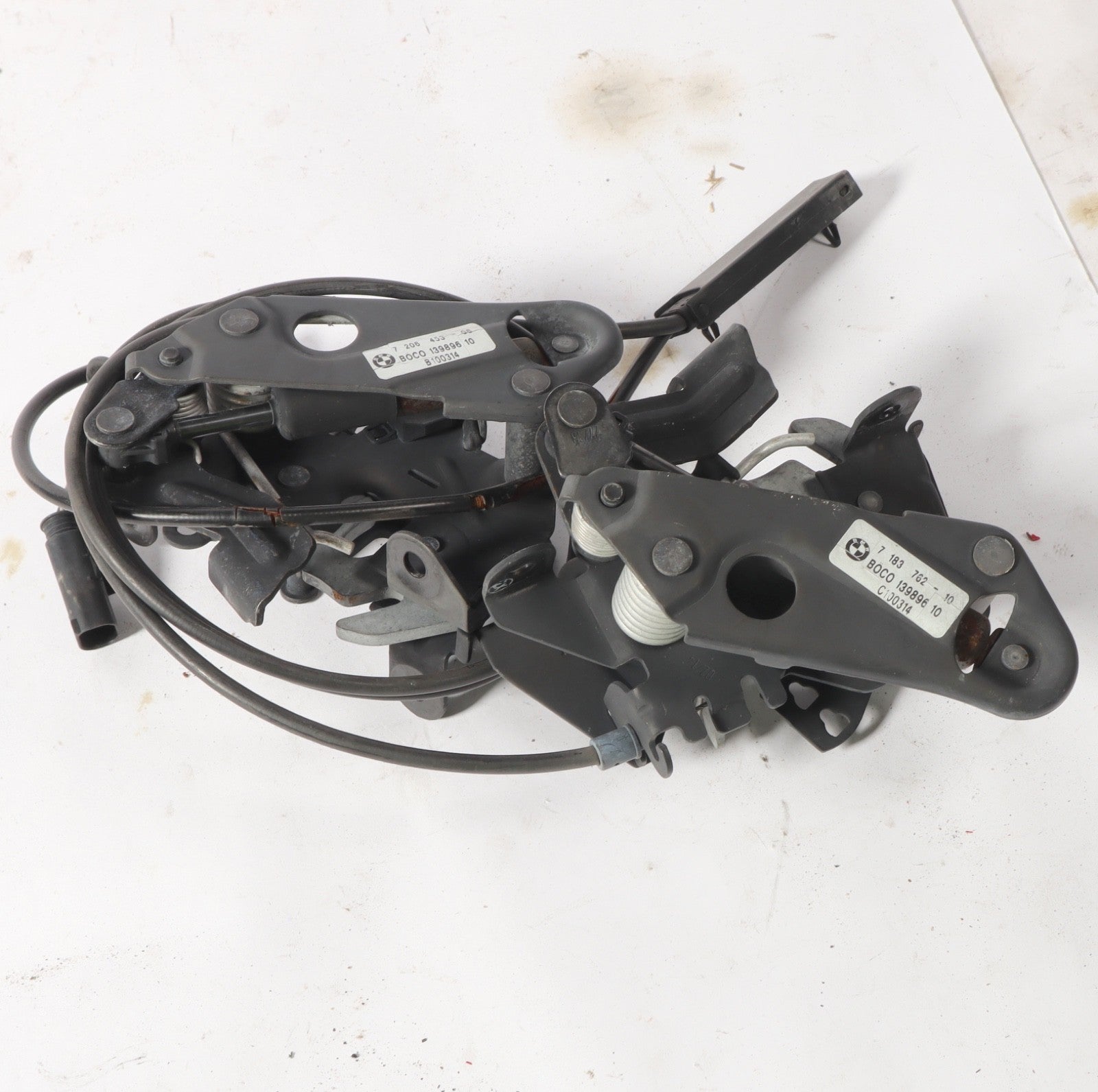 2012 - 2018 BMW 650i F12 LEFT NAD RIGHT FRONT HOOD LOCK LATCH OEM