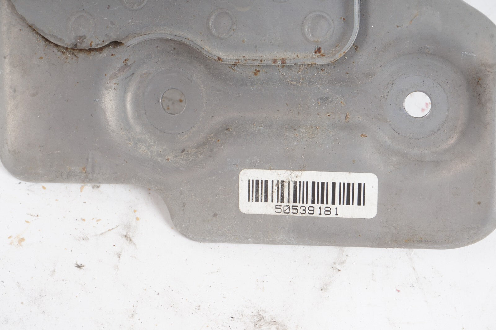 17 - 19 Alfa Romeo Giulia 2.0L ENGINE AIR CLEANER INTAKE MOUNT BRACKET  OEM