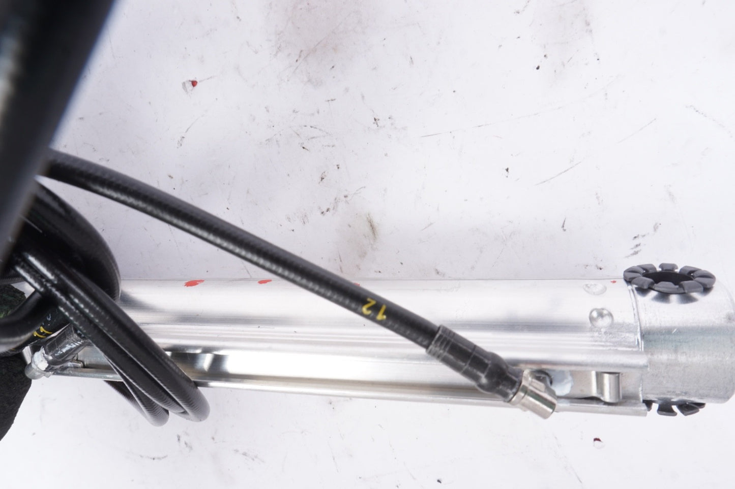 11-17 Mercedes W207 E350 E550 E400 Left Driver Main Lift Cylinder Line 11, 12