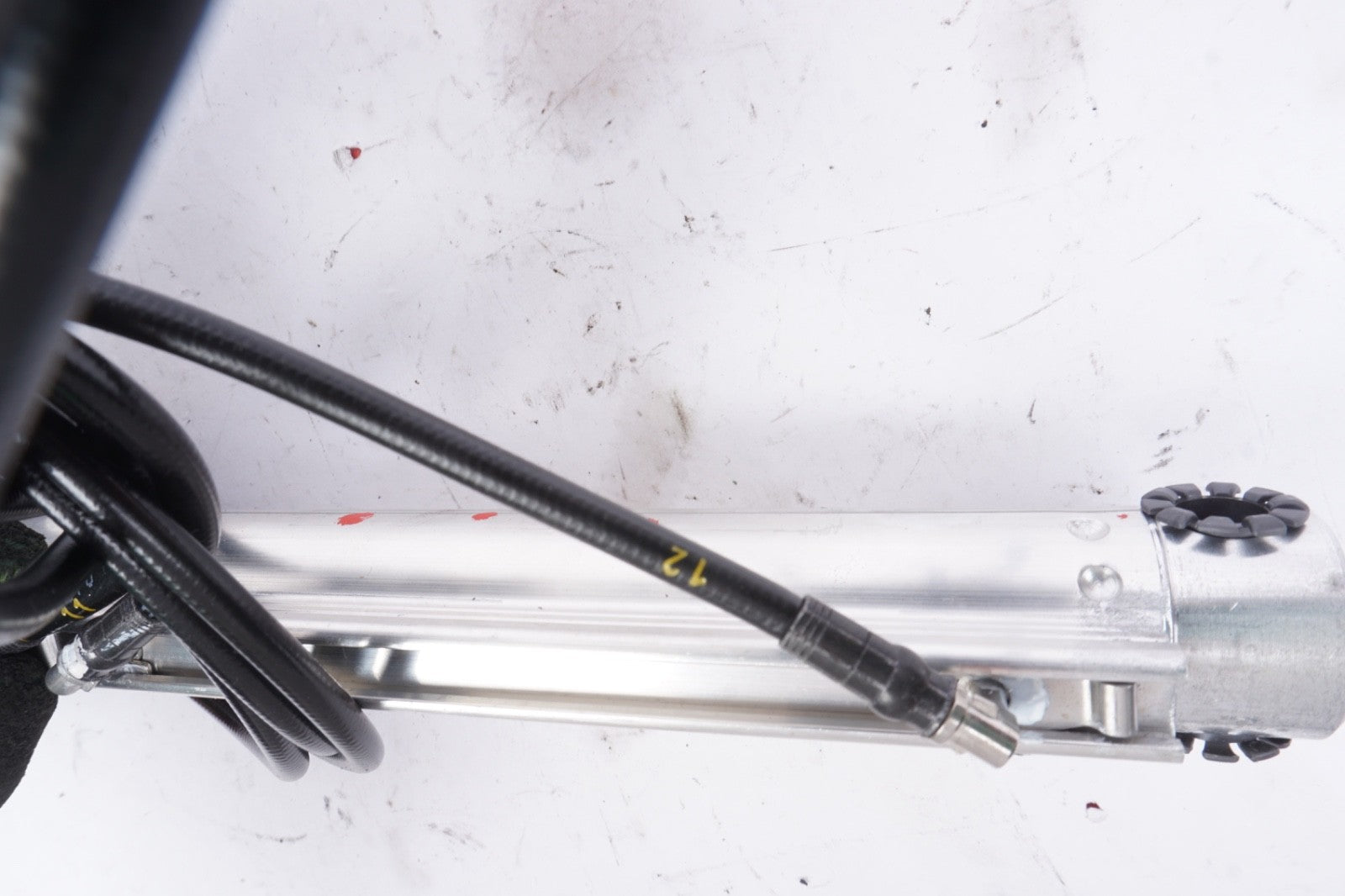 11-17 Mercedes W207 E350 E550 E400 Left Driver Main Lift Cylinder Line 11, 12