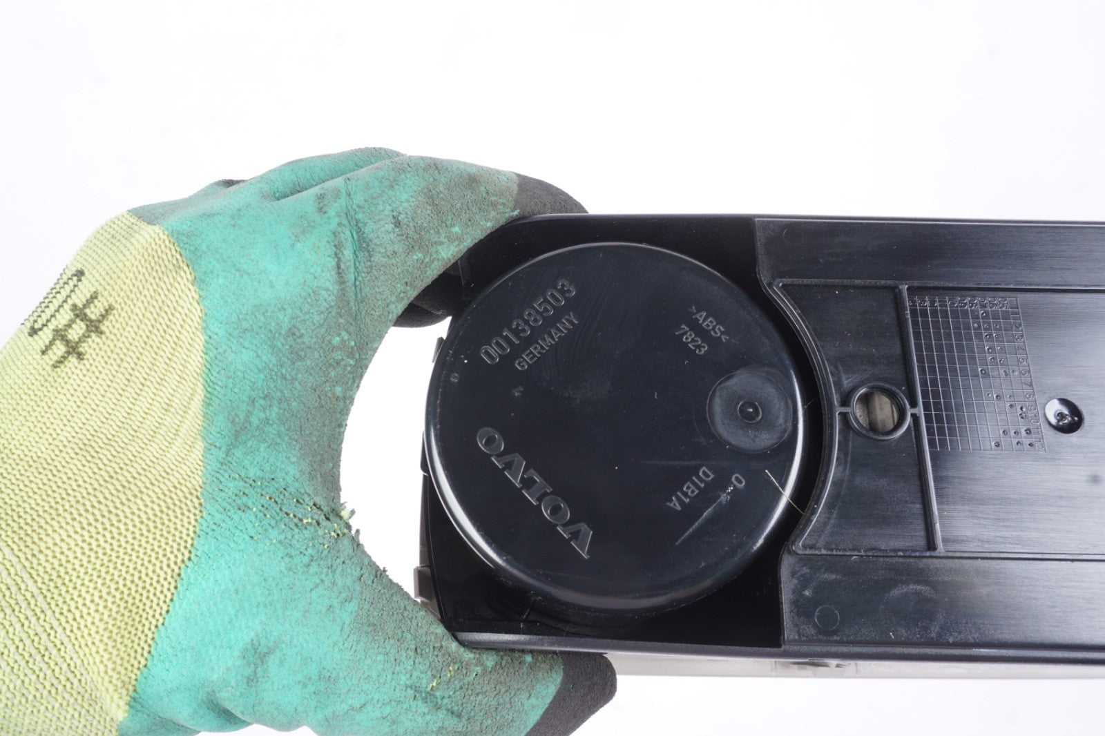 2006-2013 VOLVO C70 FRONT CENTER CONSOLE CUP HOLDER OEM