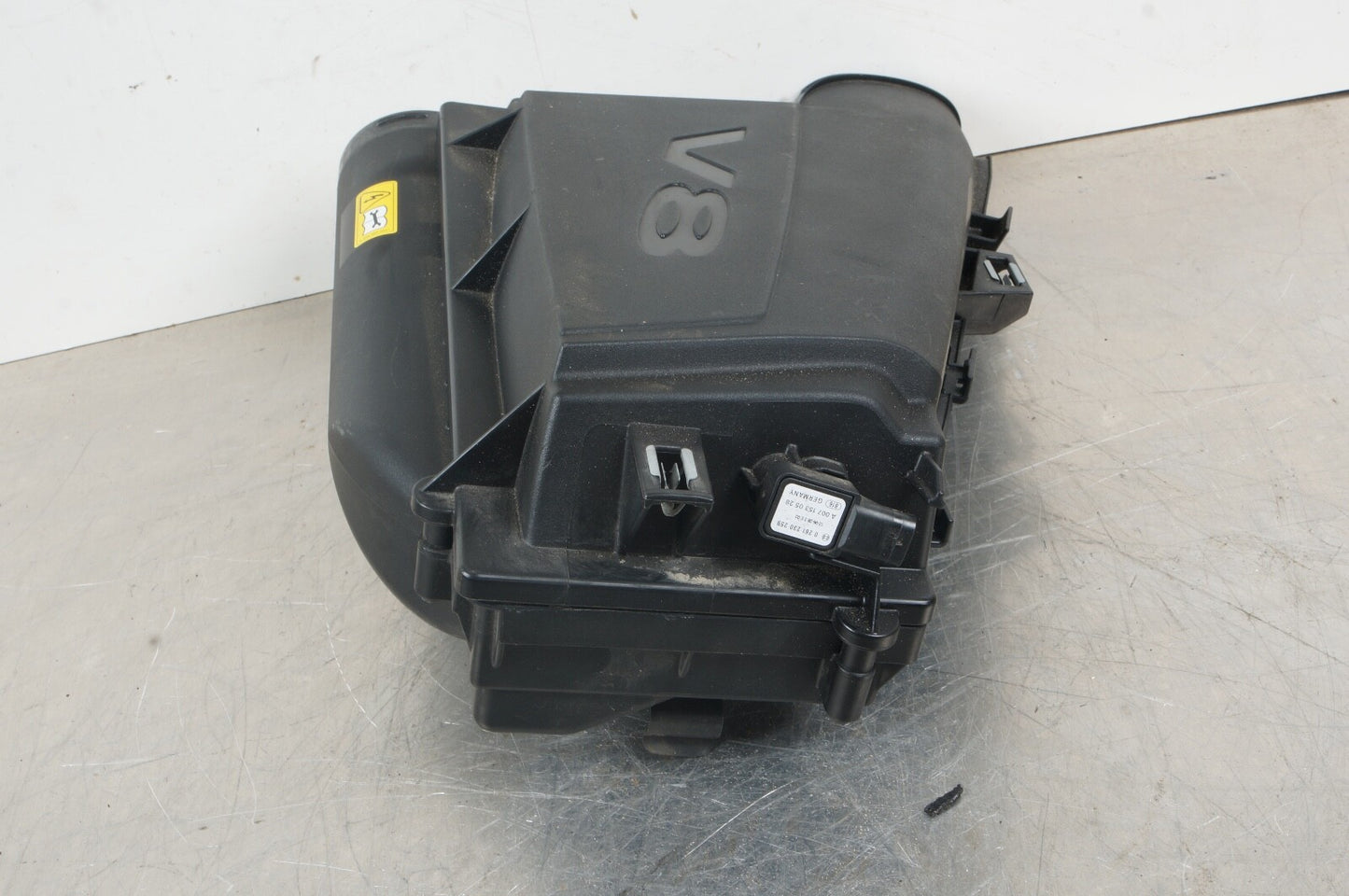 12-17 Mercedes W218 CLS550 S550 E550 Air Intake Cleaner Box Left 2780900101 OEM