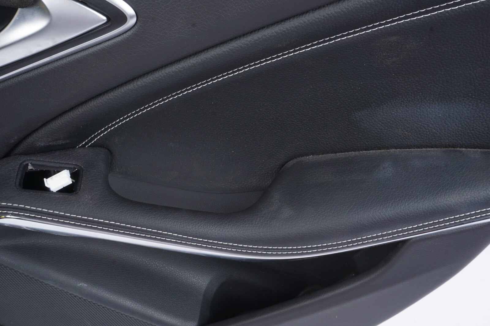 2015 - 2020 MERCEDES GLA250 X156 REAR RIGHT SIDE INNER DOOR PANEL OEM