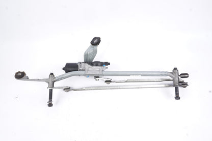 2018 - 2023 BMW X2 FRONT WINDSHIELD WIPER LINKAGE W/ MOTOR OEM 7429701