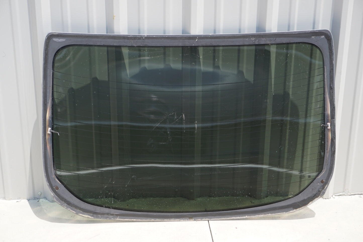 2012 - 2018 FORD FOCUS REAR WINDSHIELD GLASS