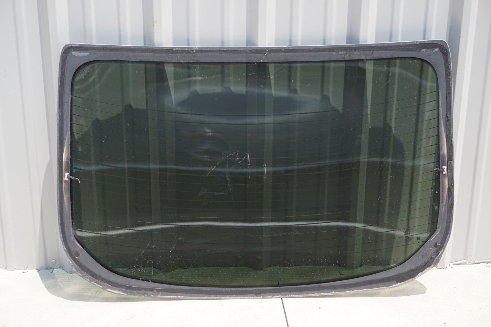 2012 - 2018 FORD FOCUS REAR WINDSHIELD GLASS