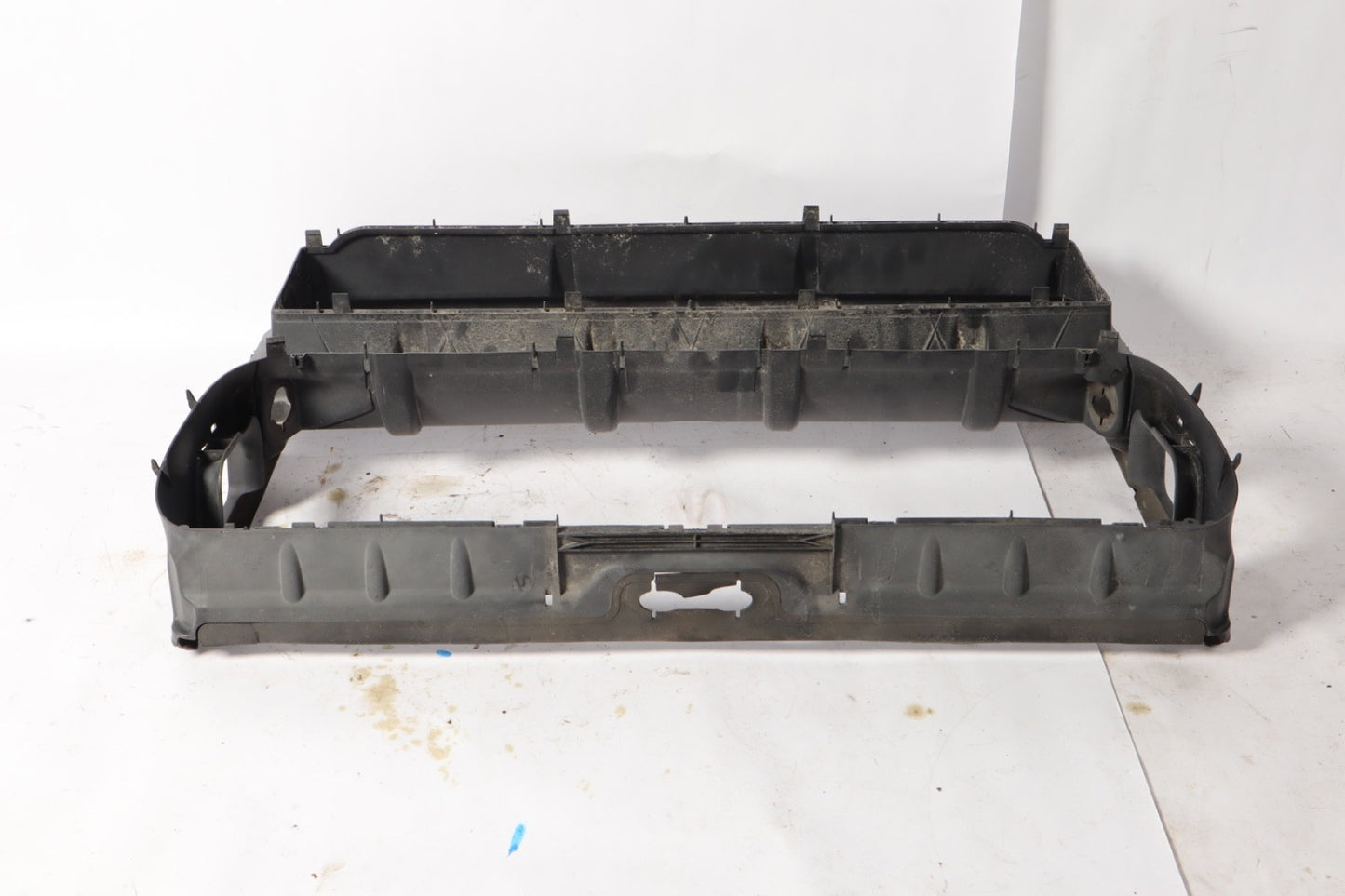 10-15 BMW F01 F02 740i 750i Radiator Core Support Plate & Air Duct 187798 OEM