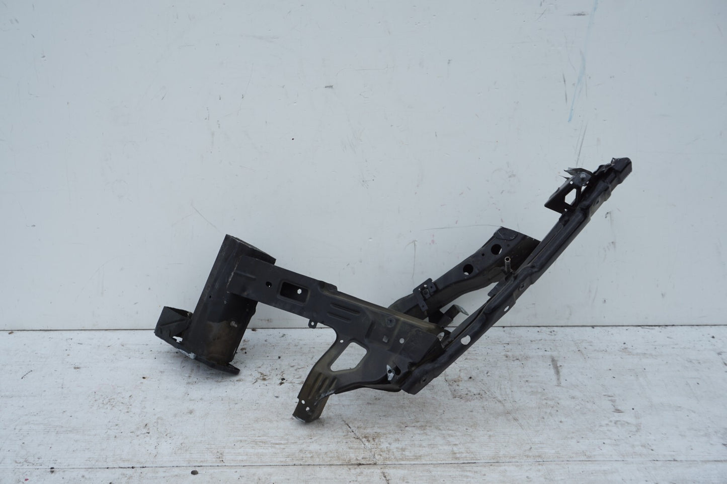 11-18 Porsche Cayenne 958 LEFT DRIVER FRONT APRON FRAME RAIL BODY CLIP CUT OEM