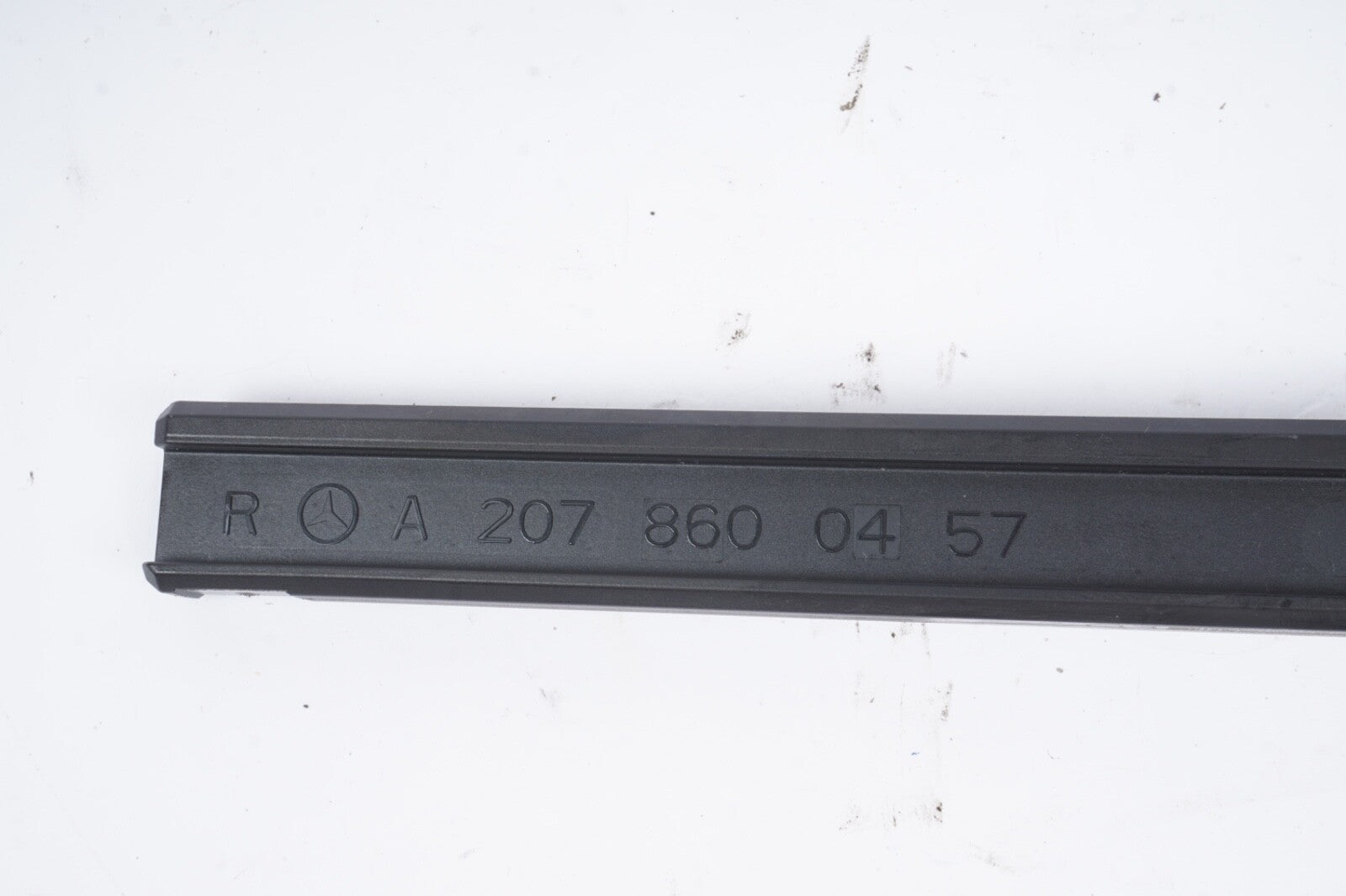 10-17 Mercedes W207 E550 E350 Right Side Seat Belt Feeder Motor Black OEM 56K