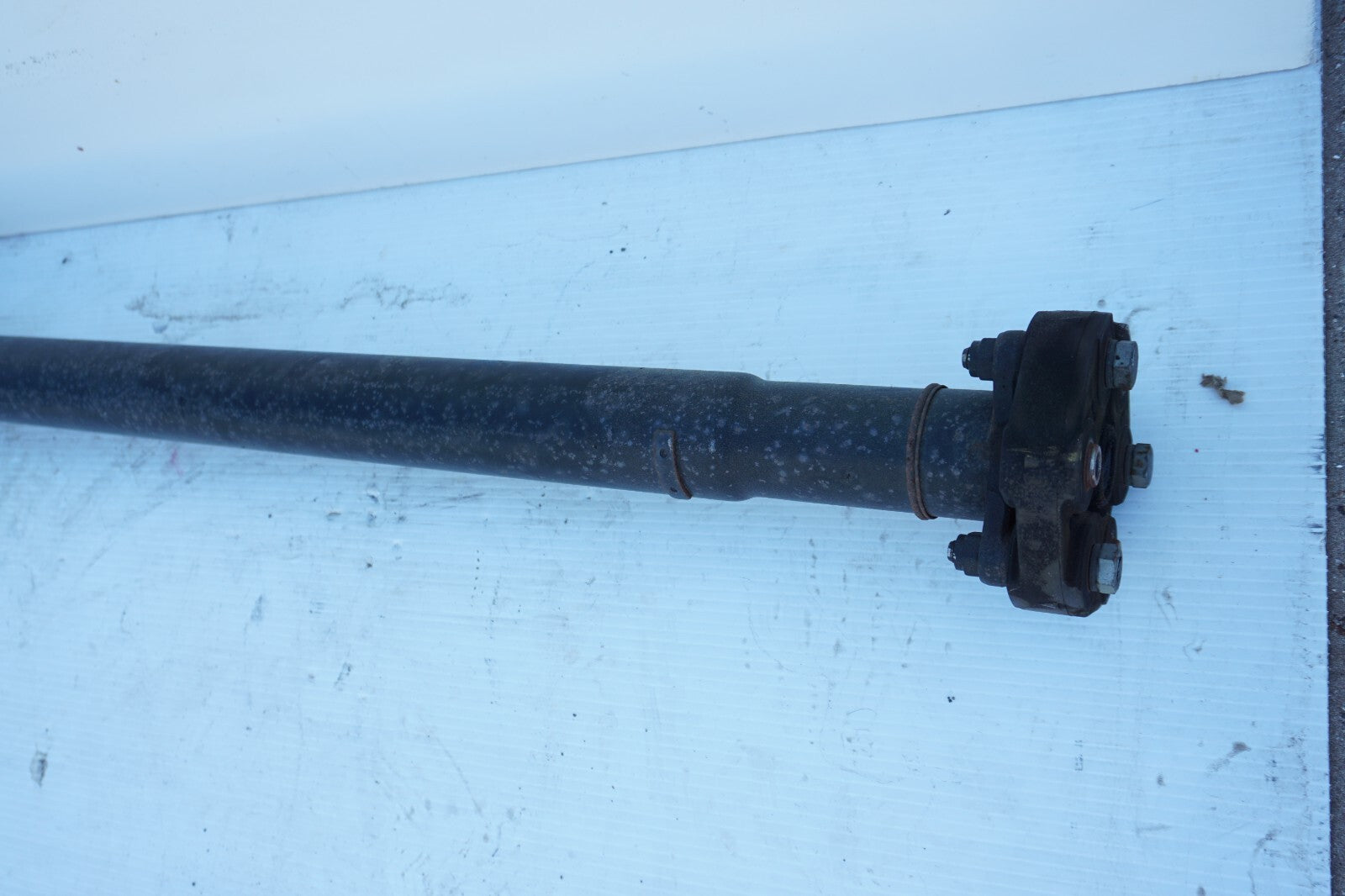 2013-2016 HYUNDAI SANTA FE REAR DRIVESHAFT 49300-B8150 OEM