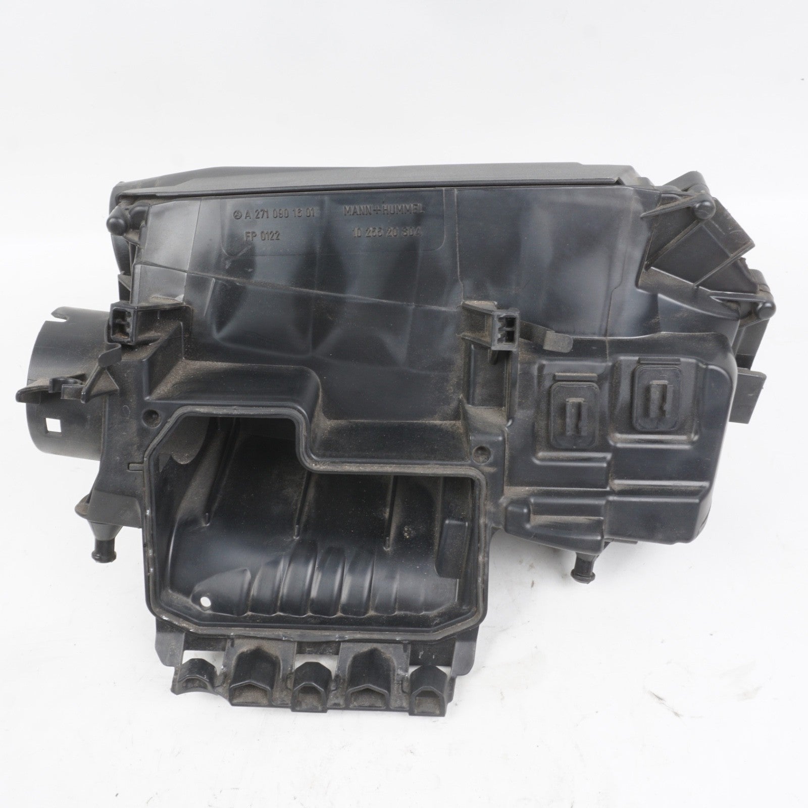 2012 - 2015 MERCEDES C250 Air Intake Cleaner Filter Housing Box OEM A2710901601
