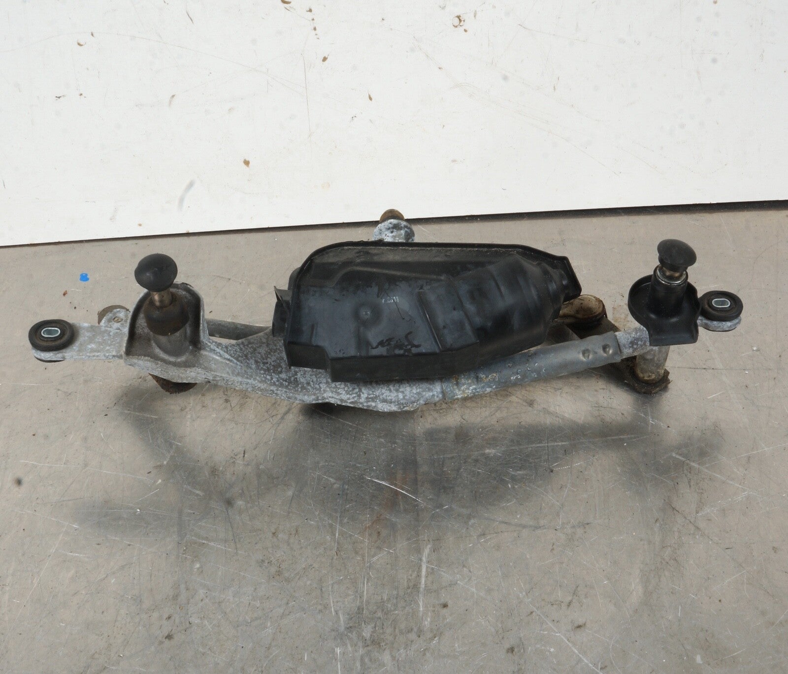 12-17 Fiat 500 Windshield Wiper Transmission Linkage Motor 05182430AA OEM