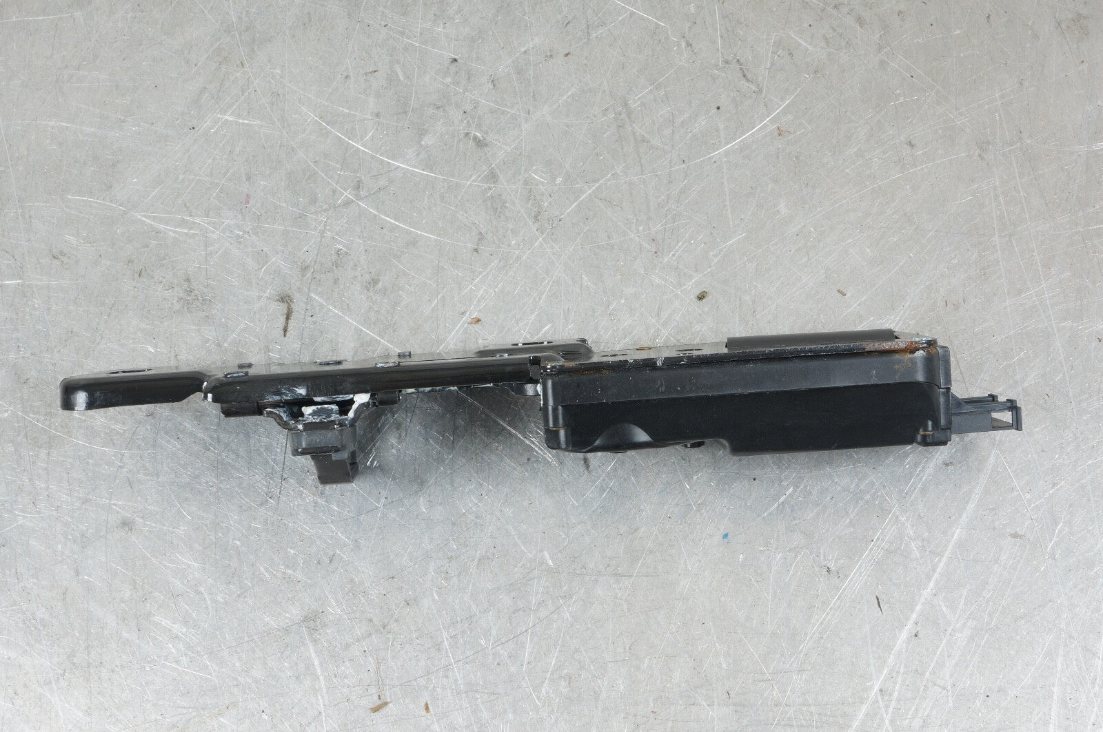 2011 - 2020 BENTLEY MULSANNE LID LATCH LOCK ACTUATOR STRIKER PLATE OEM