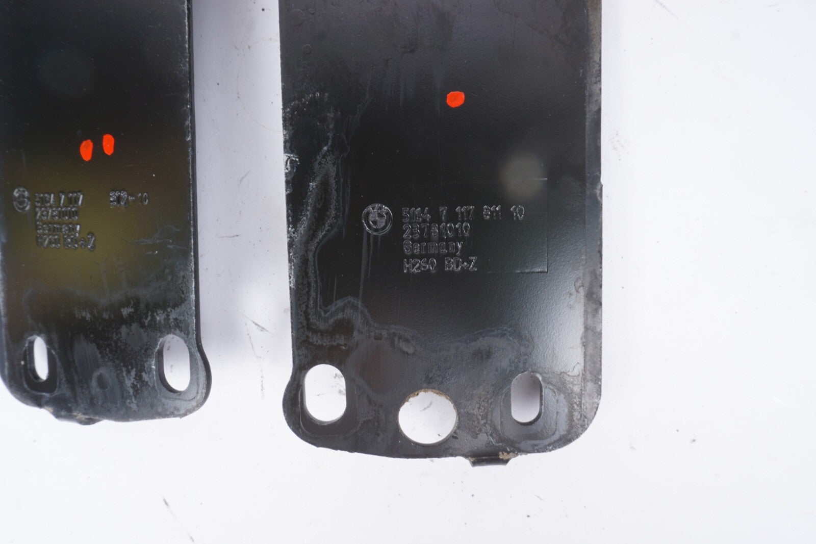 06-13 BMW E90 330i 328i 335i FRONT RIGHT  LEFT PANEL BRACKET OEM DRIVER PASSENGE