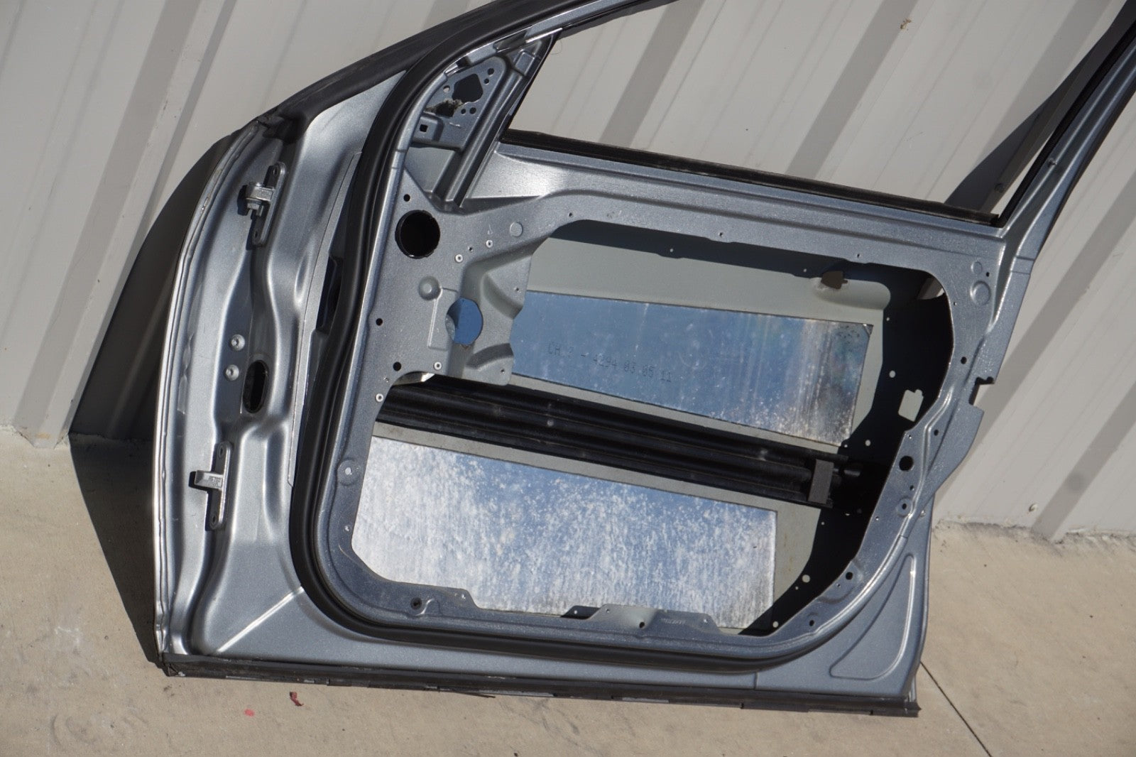 07 - 13 MERCEDES-BENZ S550 W221 FRONT RIGHT PASSENGER SIDE DOOR SHELL OEM