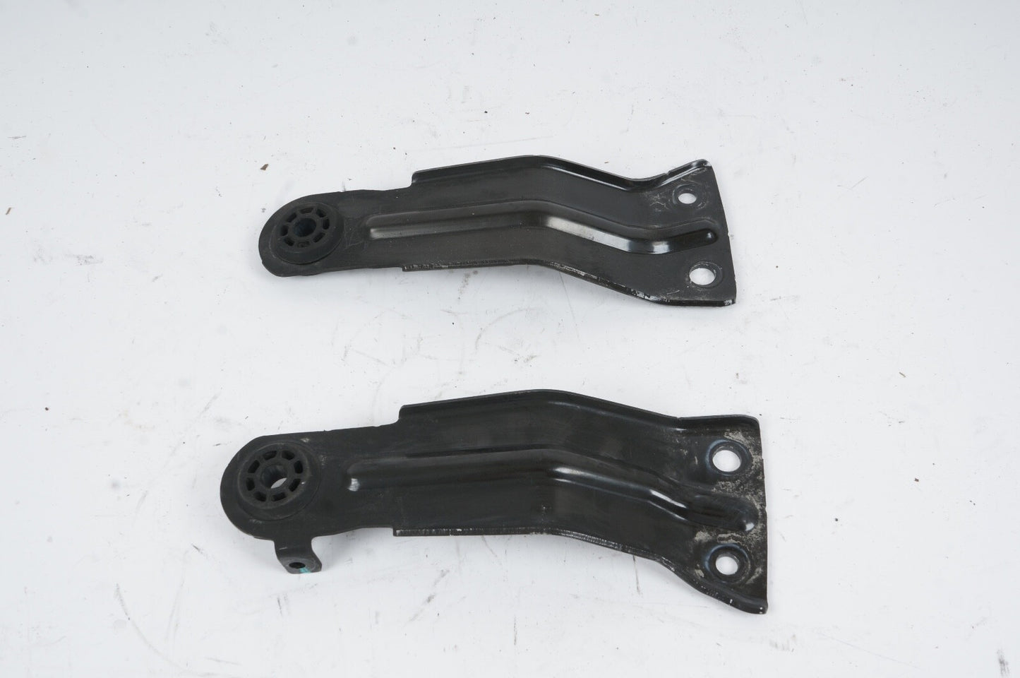 2020-2023 CADILLAC CT4 FRONT RIGHT LEFT SIDE ENGINE RADIATOR UPPER MOUNT BRACKET