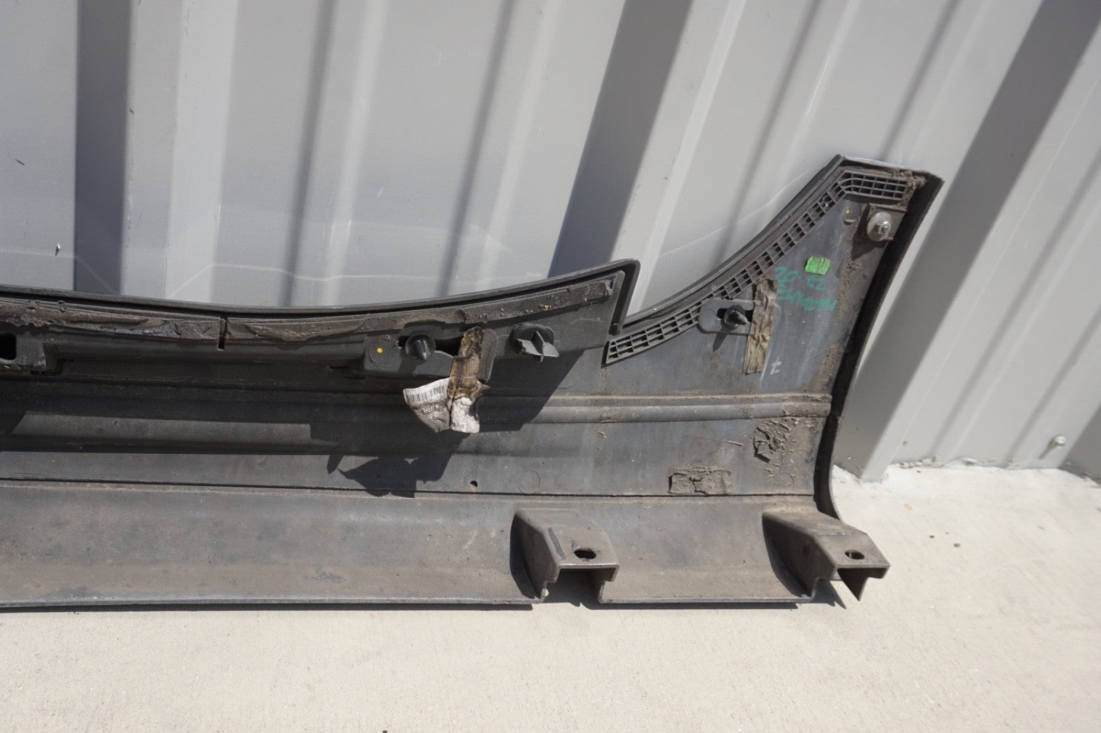 14-17 Maserati Ghibli Right Passenger Side Rocker Skirt Molding Trim Panel OEM