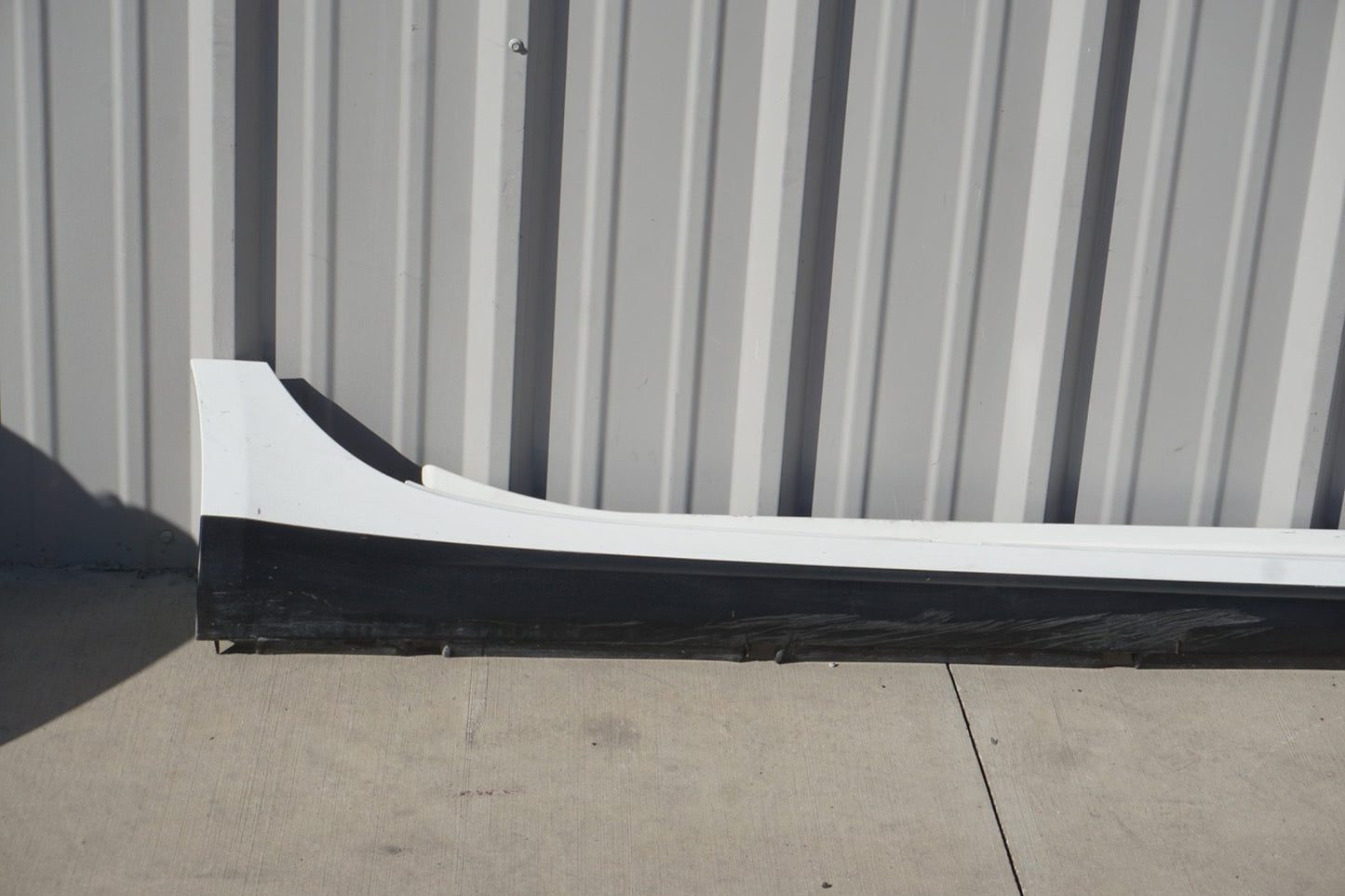 2014 - 2019 Maserati Ghibli Right Side Rocker Skirt Molding Trim Panel White OEM