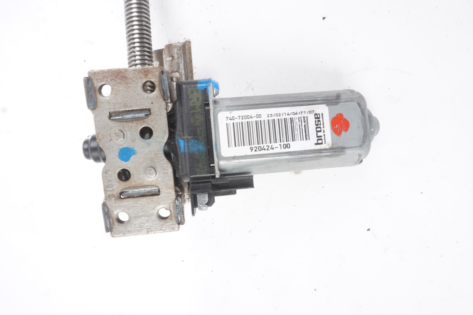 2011 - 2014 Volkswagen Passat TDI SEL Right Motor Regulator OEM