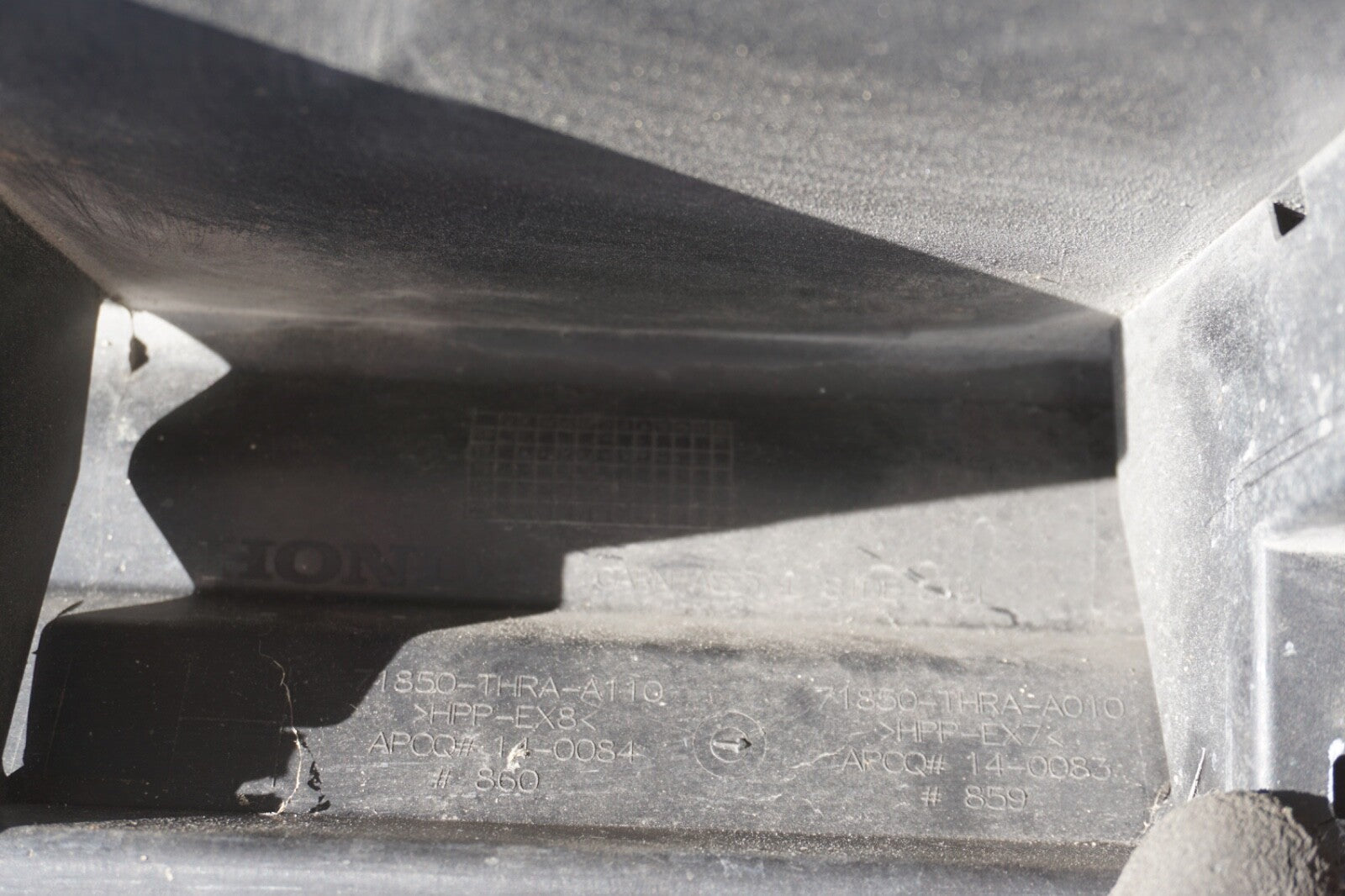 2018 - 2024 HONDA ODYSSEY LEFT ROCKER MOLDING OEM 71850-THR