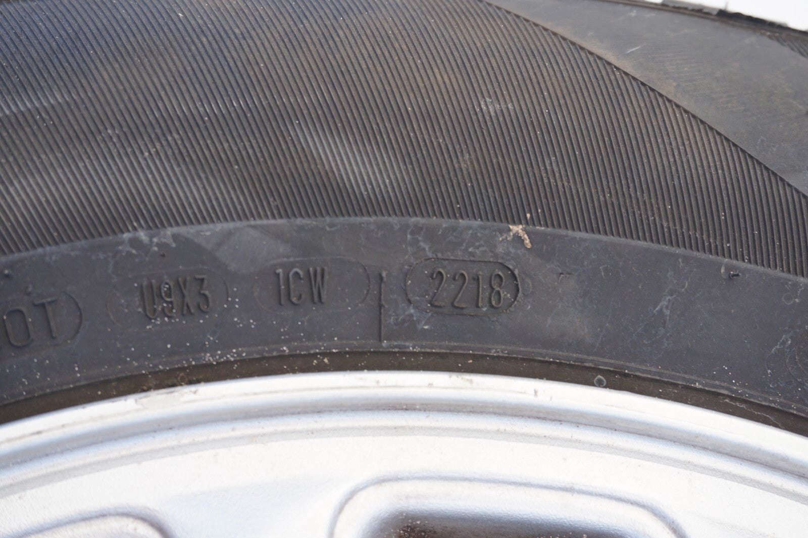 1987 - 1993 Cadillac Allante ALLOY WHEEL RIM & TIRE 225/60R16 OEM