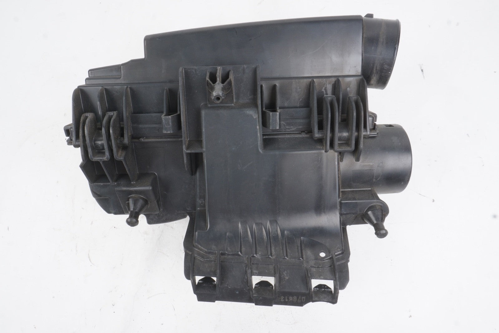 2012 - 2015 MERCEDES C250 Air Intake Cleaner Filter Housing Box OEM A2710901601