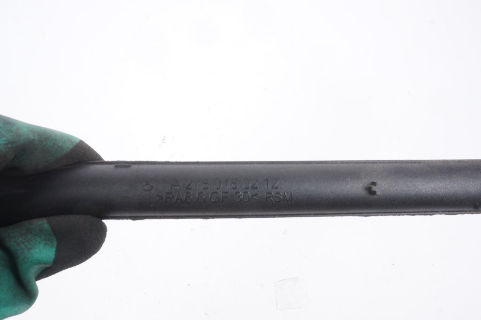 2013 - 2016 Mercedes GL450 X166 4.7L Engine Air Cleaner Intake Hose Pipe OEM