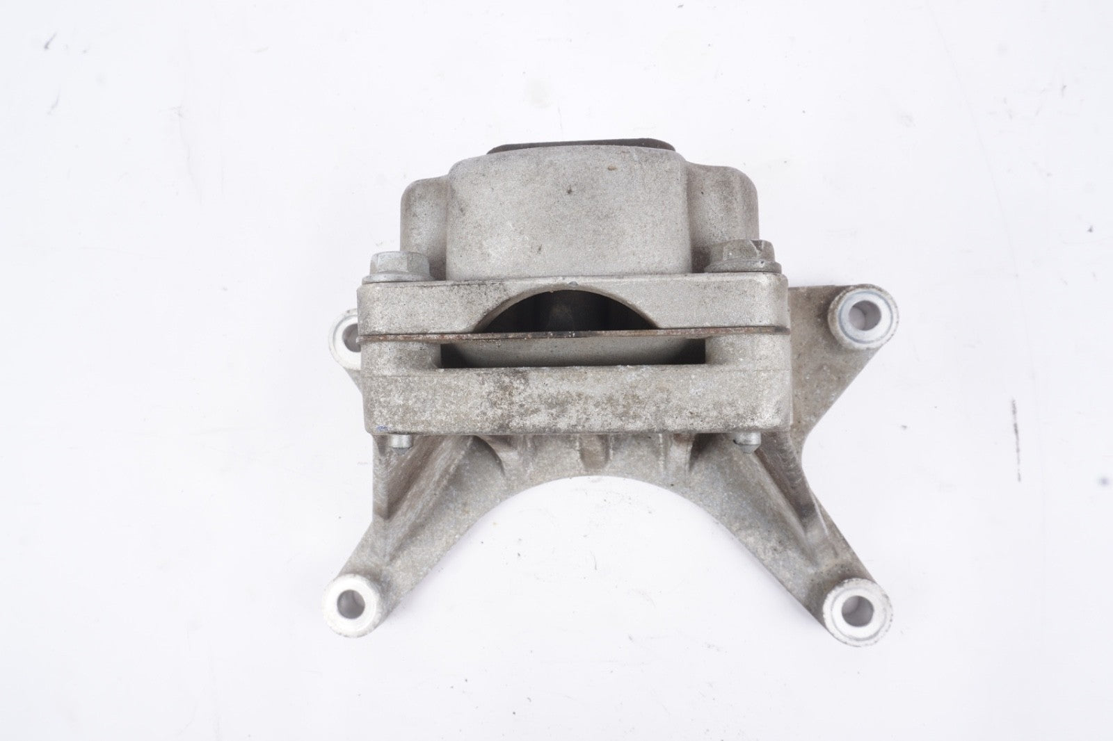 2014 - 2024 Maserati Ghibli Automatic Transmission Gearbox Mount Bracket OEM