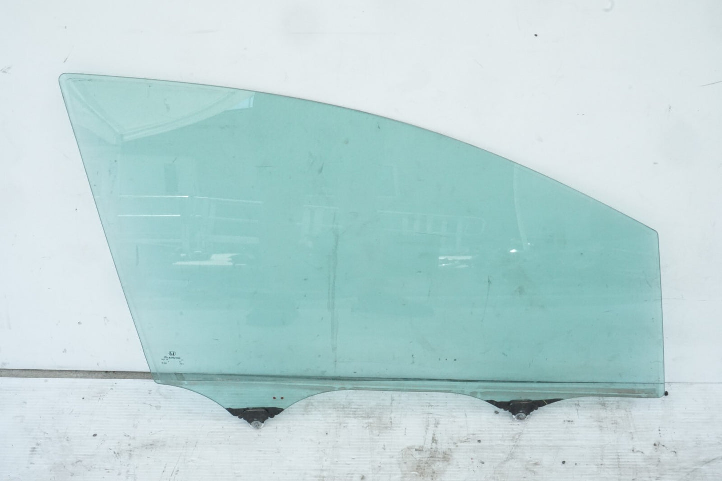 2011 - 2017 HONDA ODYSSEY FRONT RIGHT PASSENGER SIDE DOOR WINDOW GLASS  OEM