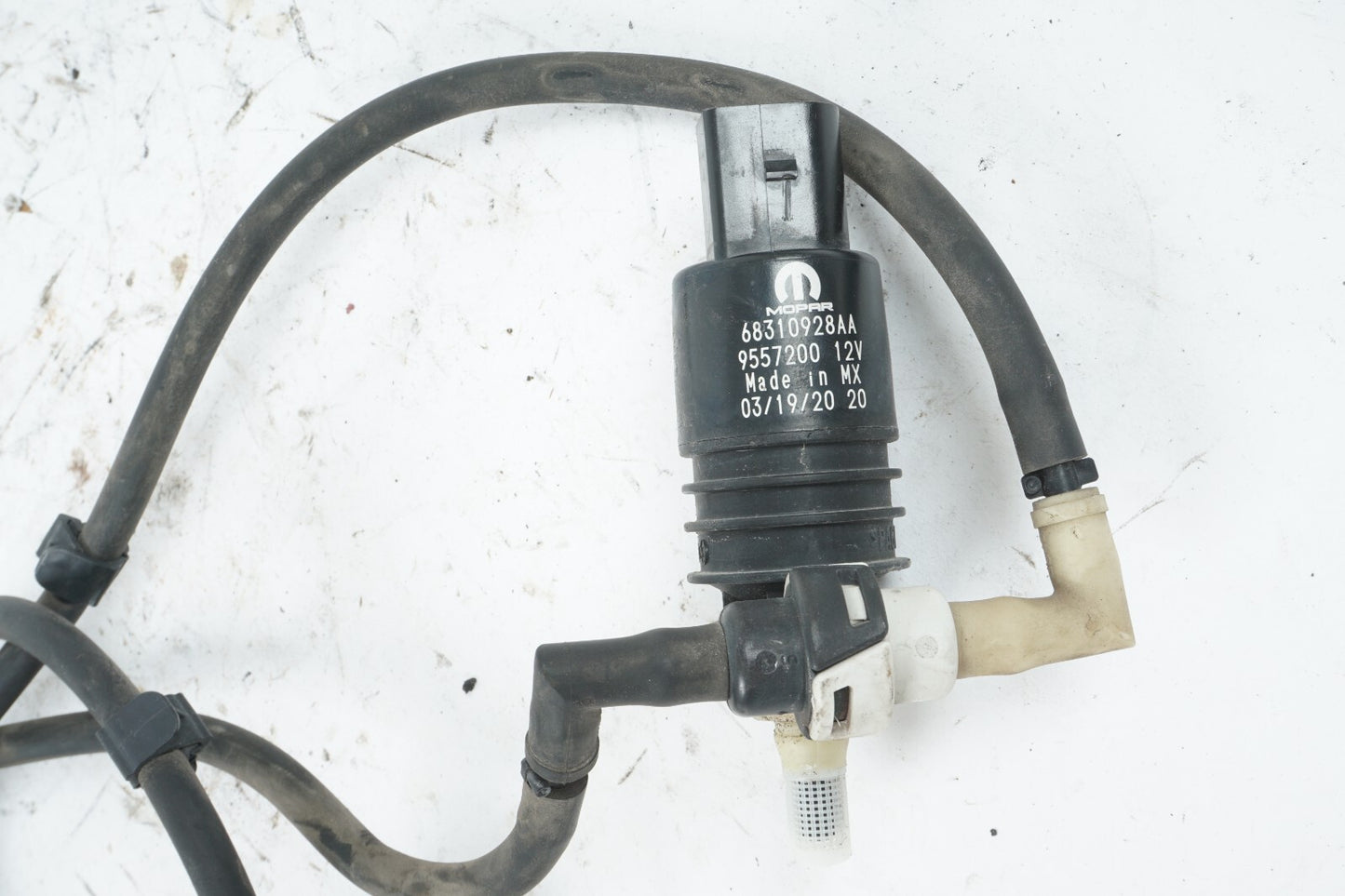 17-20 CHRYSLER PACIFICA WINDSHIELD WASHER PUMP 68310928AA OEM