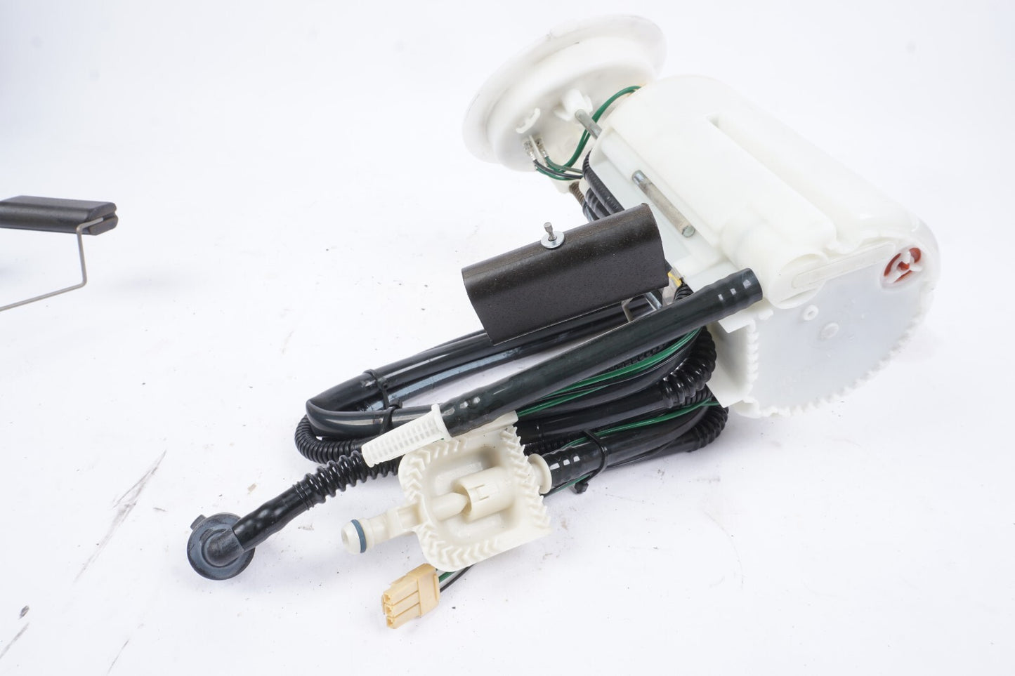 06-10 BMW E64 650i Fuel Pump 2Pcs OEM