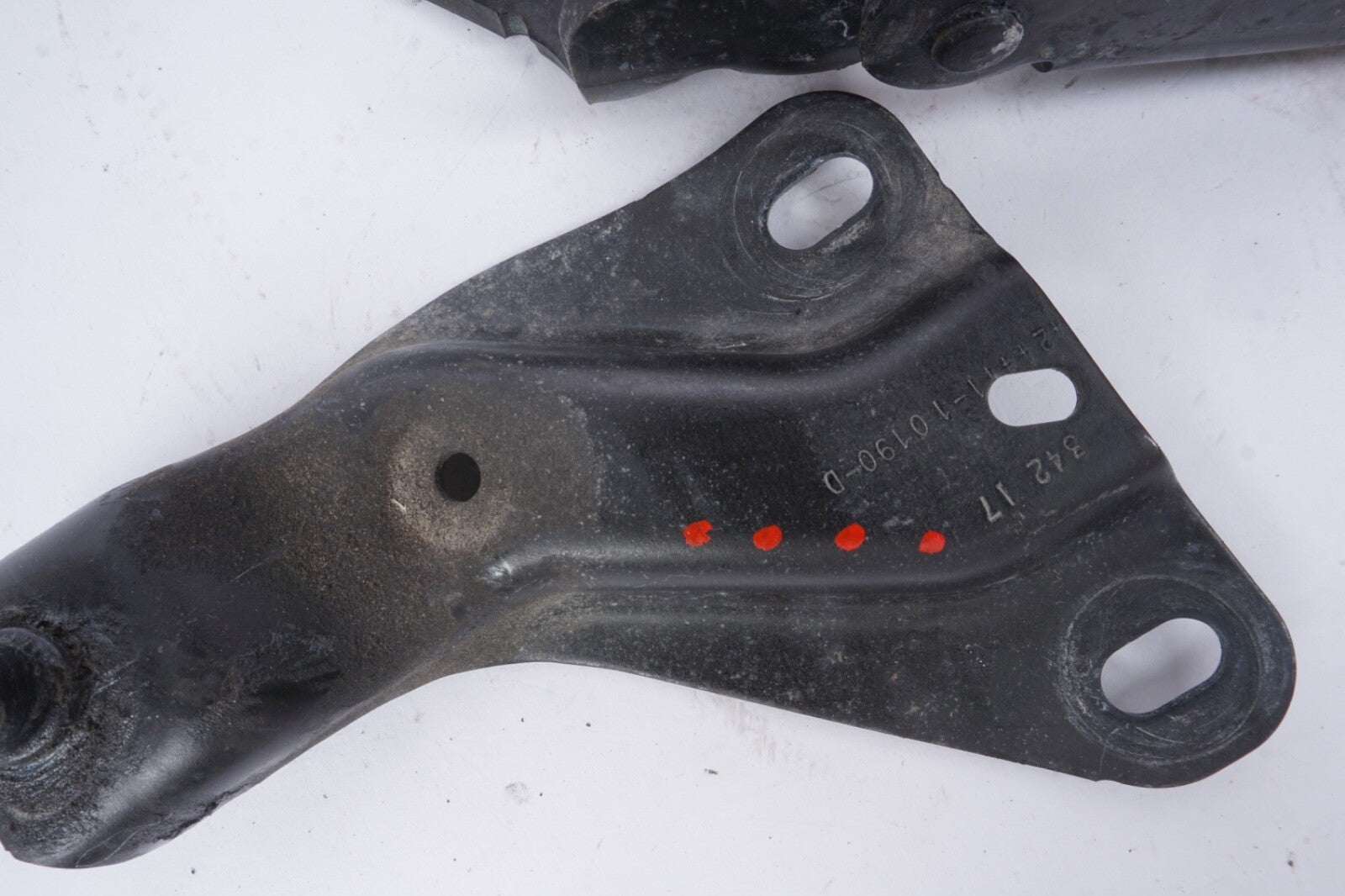 2018-2024 HONDA ODYSSEY REAR RIGHT SIDE SLIDE DOOR CENTER ROLLER HINGE OEM